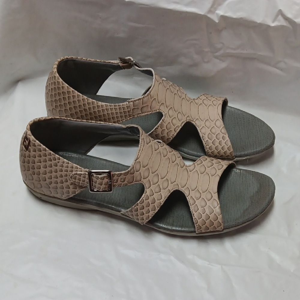 FootJoy Elegant Tan Women's Sandals Size 7M Preowned